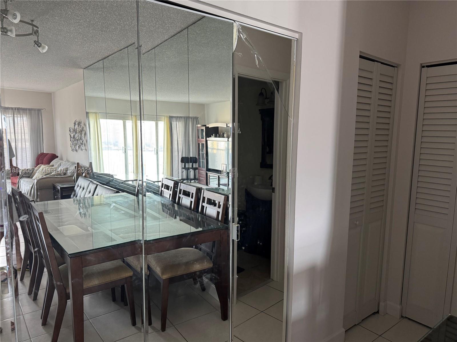 15A 1 / 2 870 sq. ft. $ 2025-10-03 0 Photo