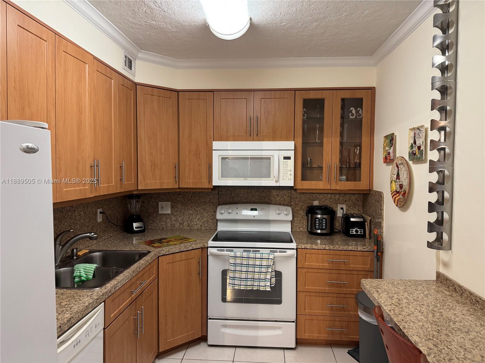 15A 1 / 2 870 sq. ft. $ 2025-10-03 0 Photo