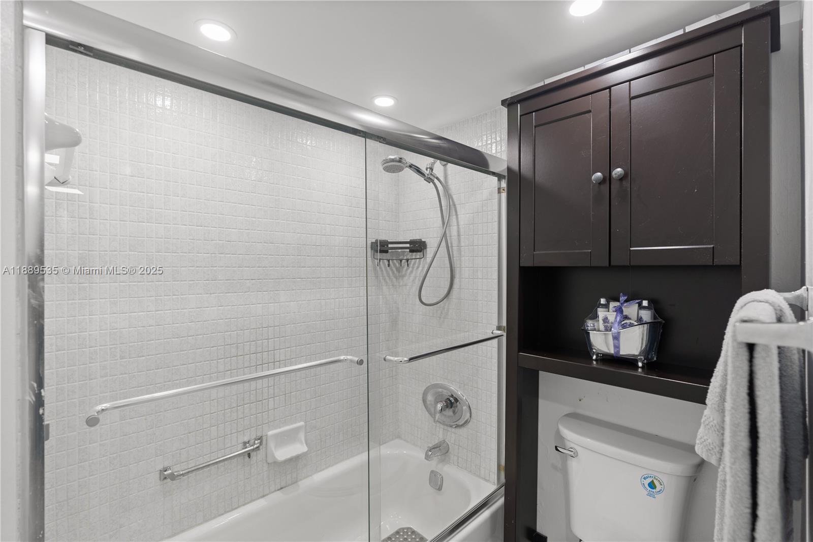 Photo of 20301 Country Club Dr  #829, Aventura, Florida, 33180 - 