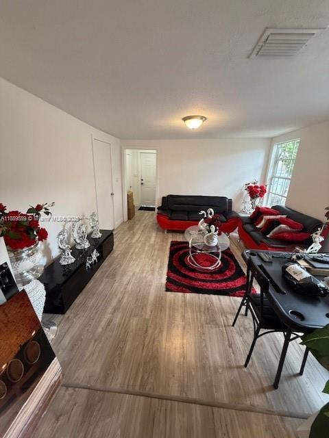   /  2639 sq. ft. $ 2025-10-03 0 Photo