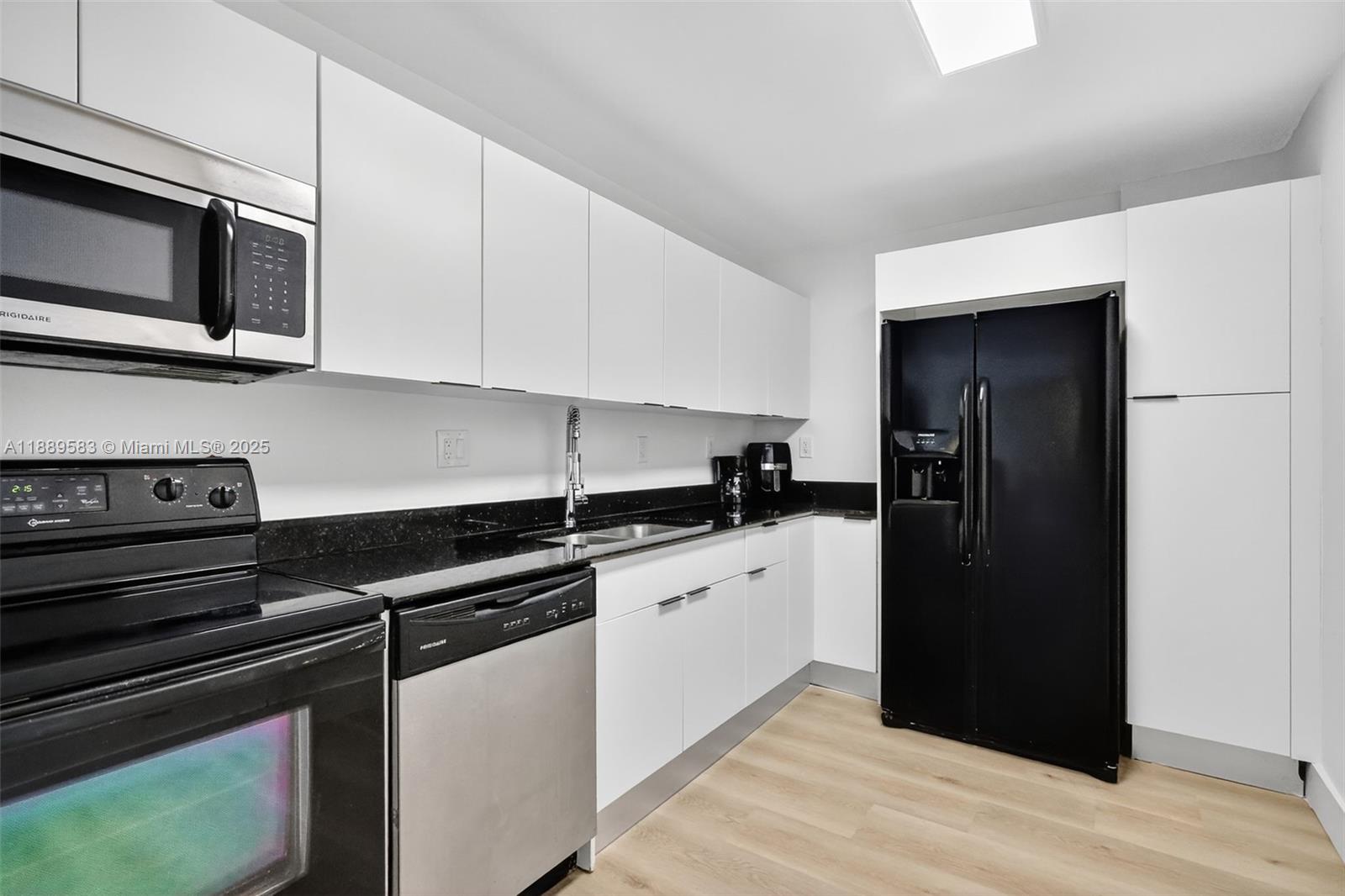 Photo of 3001 Ocean Dr  #639, Hollywood, Florida, 33019 - 