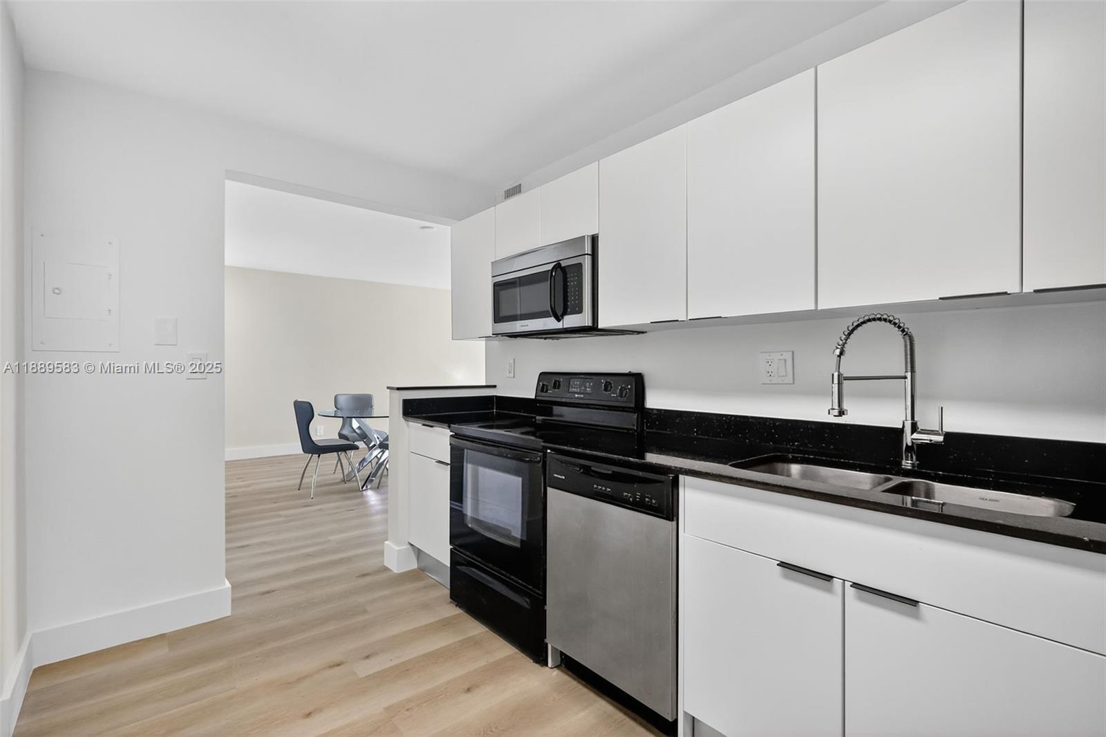 Photo of 3001 Ocean Dr  #639, Hollywood, Florida, 33019 - 