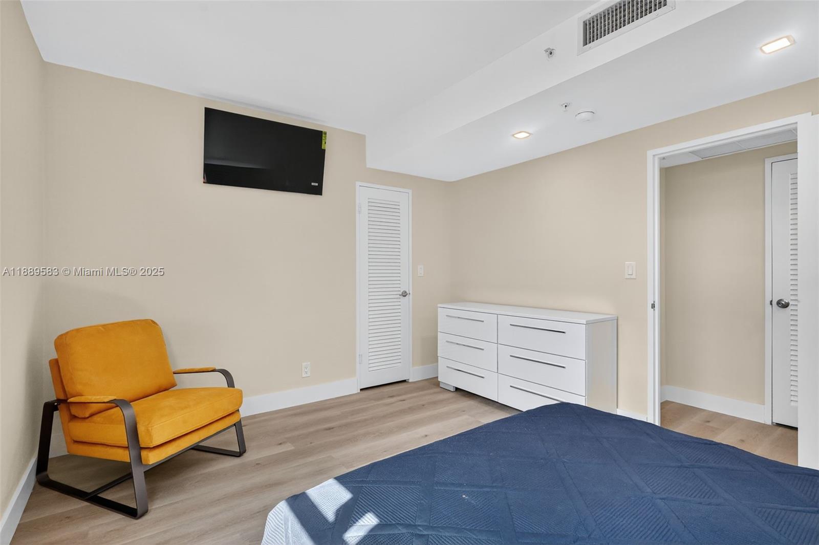 Photo of 3001 Ocean Dr  #639, Hollywood, Florida, 33019 - 