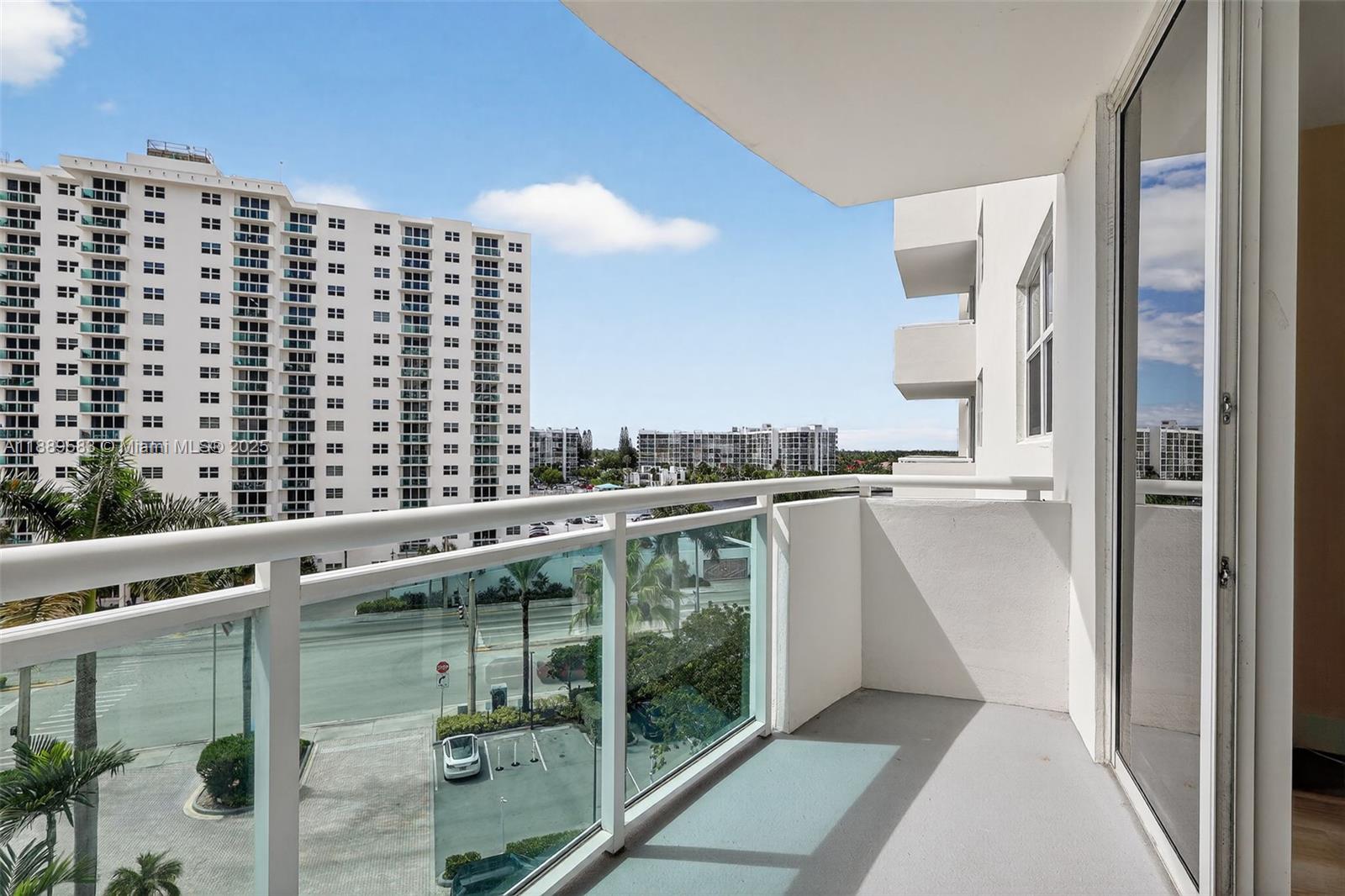Photo of 3001 Ocean Dr  #639, Hollywood, Florida, 33019 - 