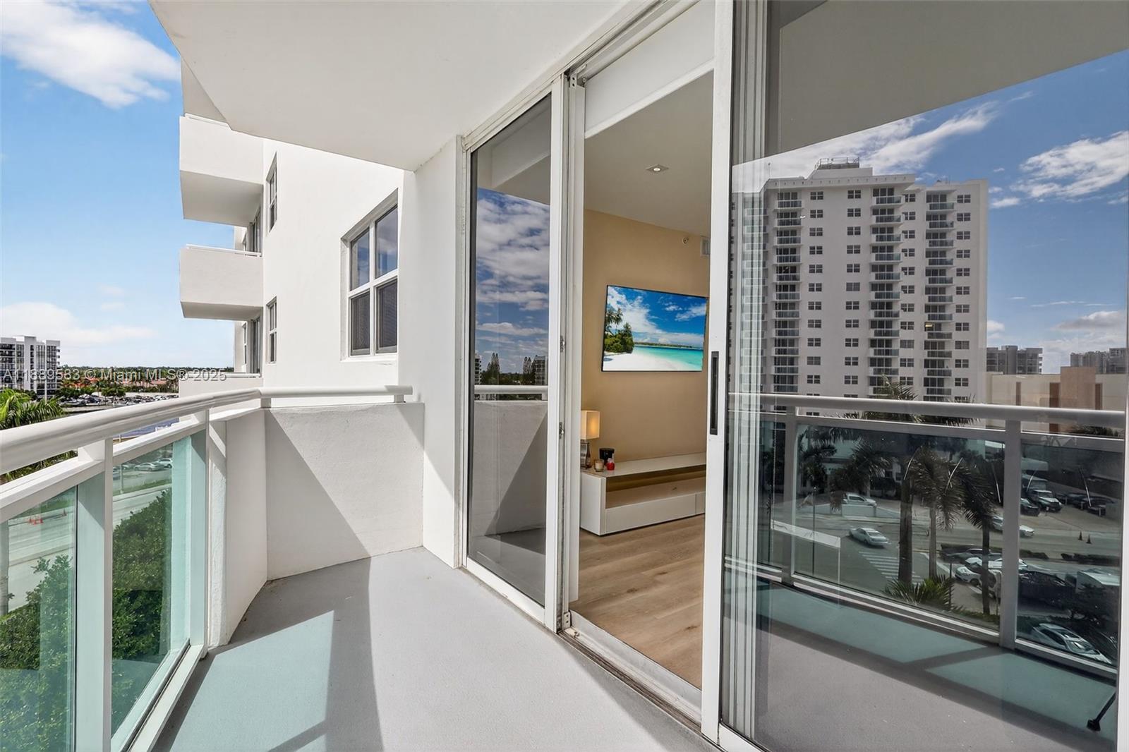 Photo of 3001 Ocean Dr  #639, Hollywood, Florida, 33019 - 