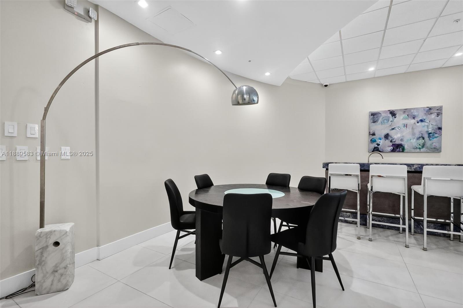 Photo of 3001 Ocean Dr  #639, Hollywood, Florida, 33019 - 