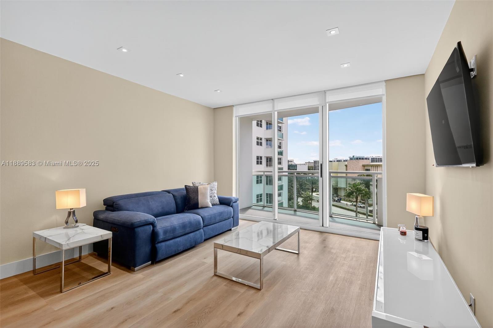 Photo of 3001 Ocean Dr  #639, Hollywood, Florida, 33019 - 
