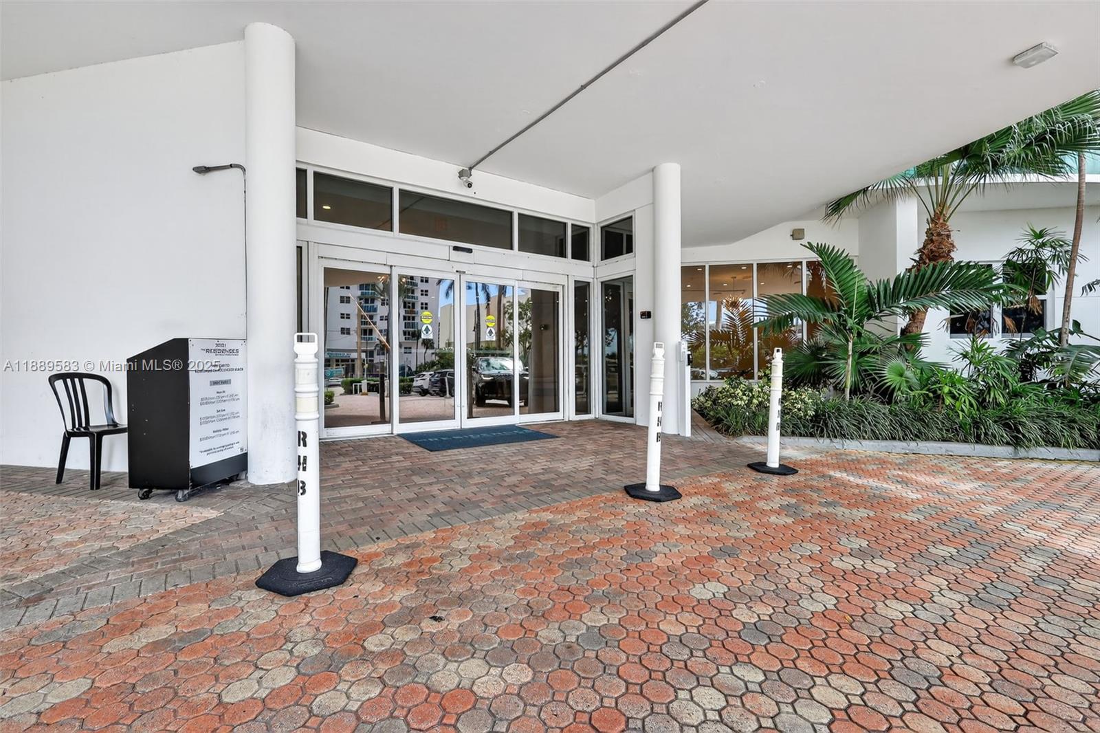Photo of 3001 Ocean Dr  #639, Hollywood, Florida, 33019 - 