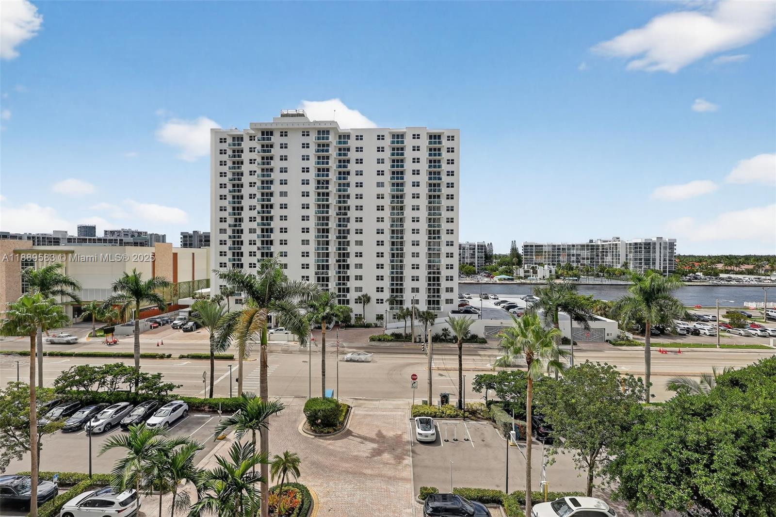 Photo of 3001 Ocean Dr  #639, Hollywood, Florida, 33019 - 