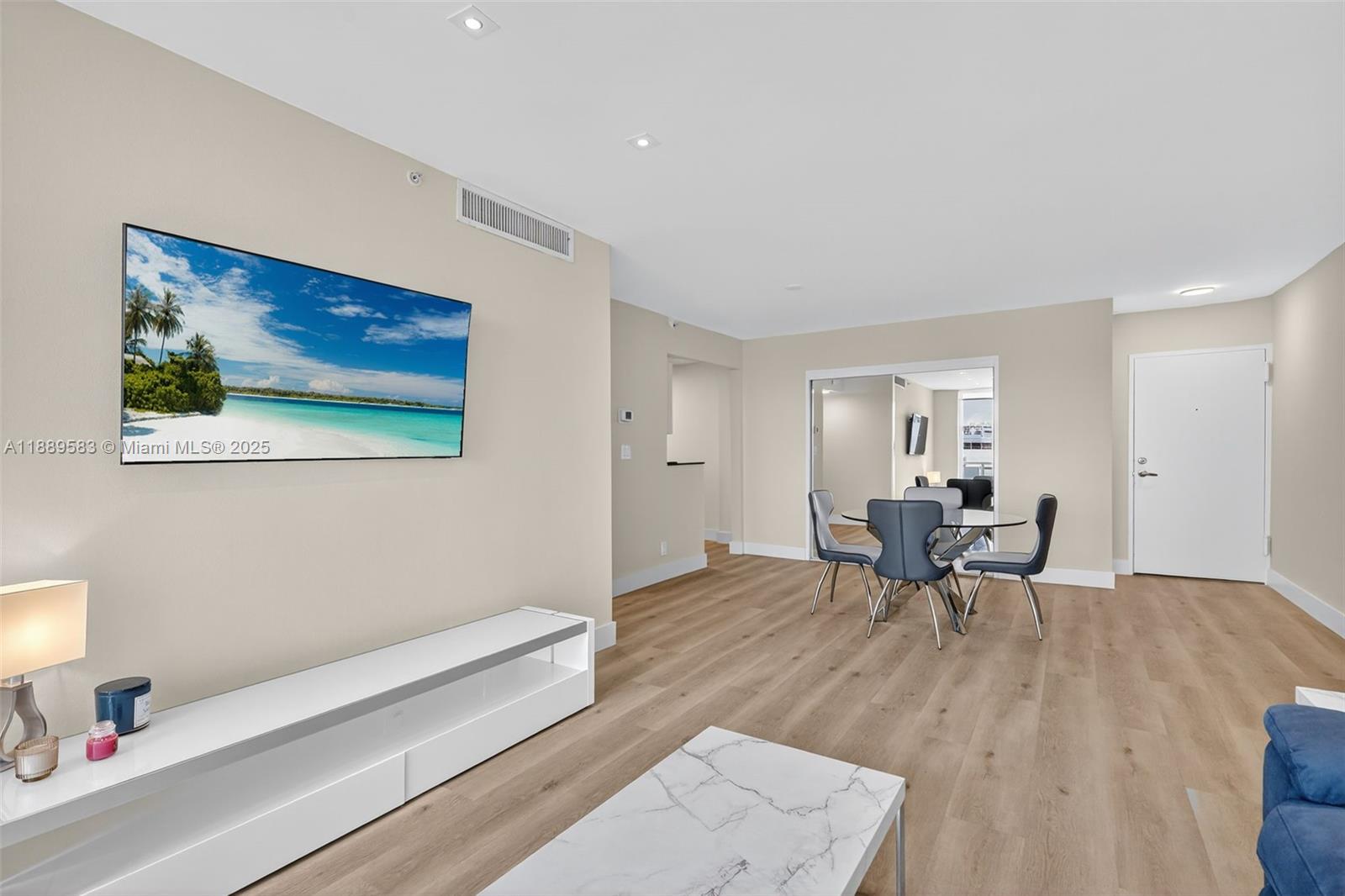 Photo of 3001 Ocean Dr  #639, Hollywood, Florida, 33019 - 