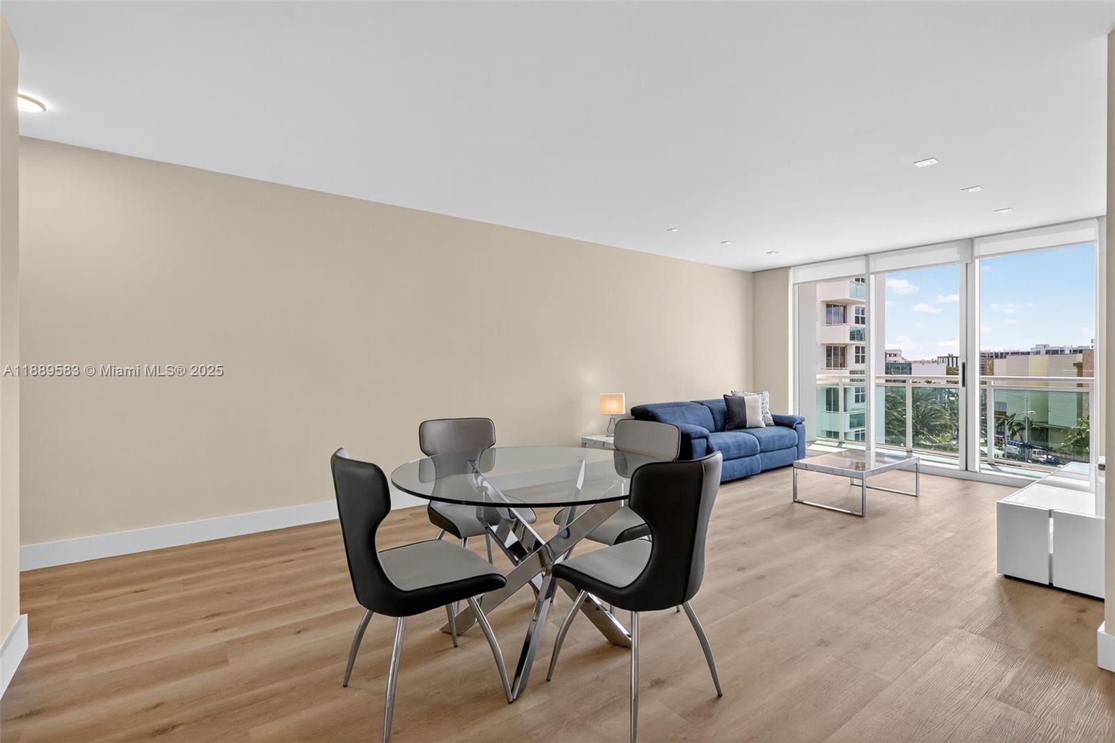 Photo of 3001 Ocean Dr  #639, Hollywood, Florida, 33019 - 