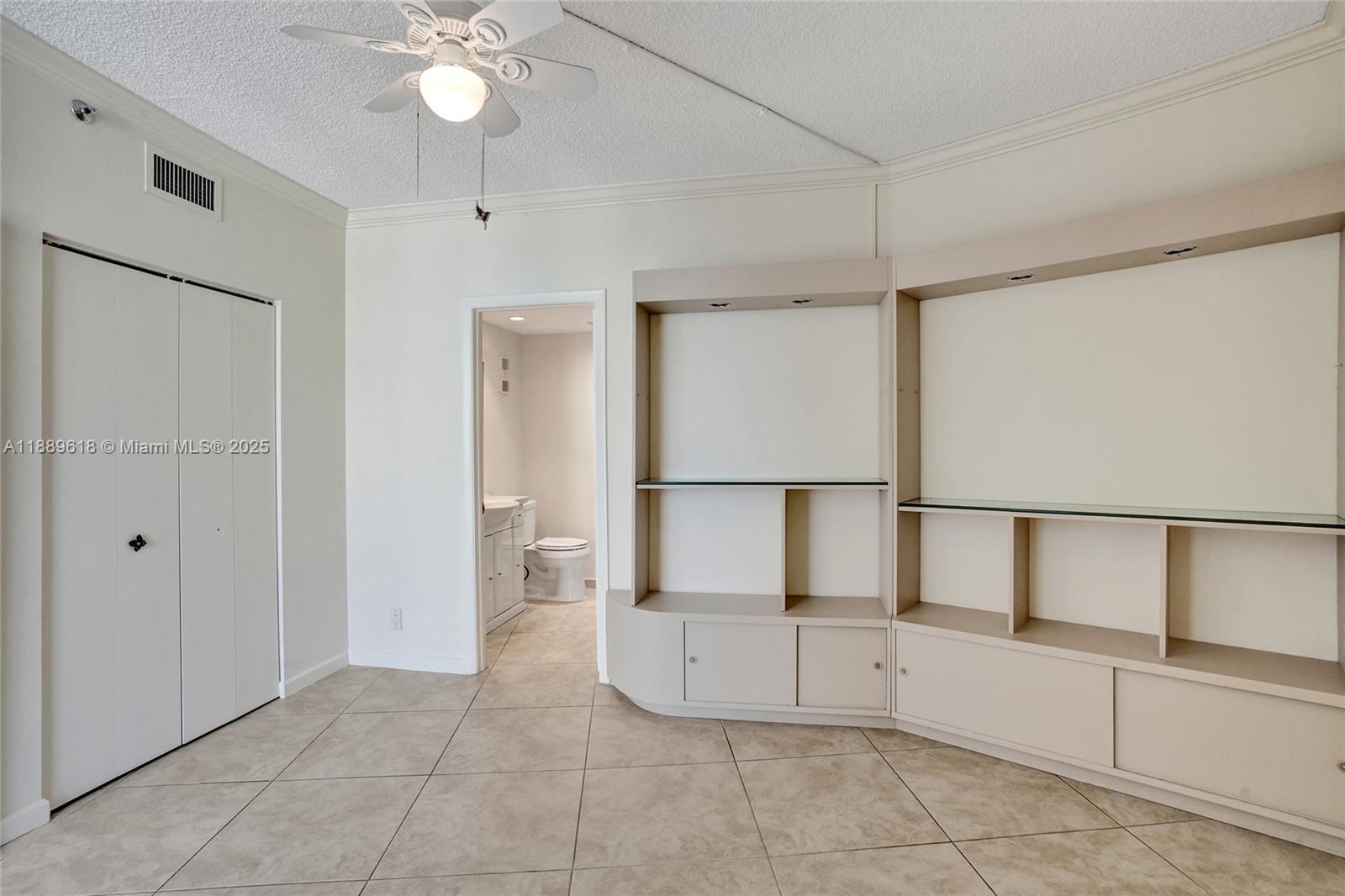 Photo of 20281 Country Club Dr  #2110, Aventura, Florida, 33180 - 