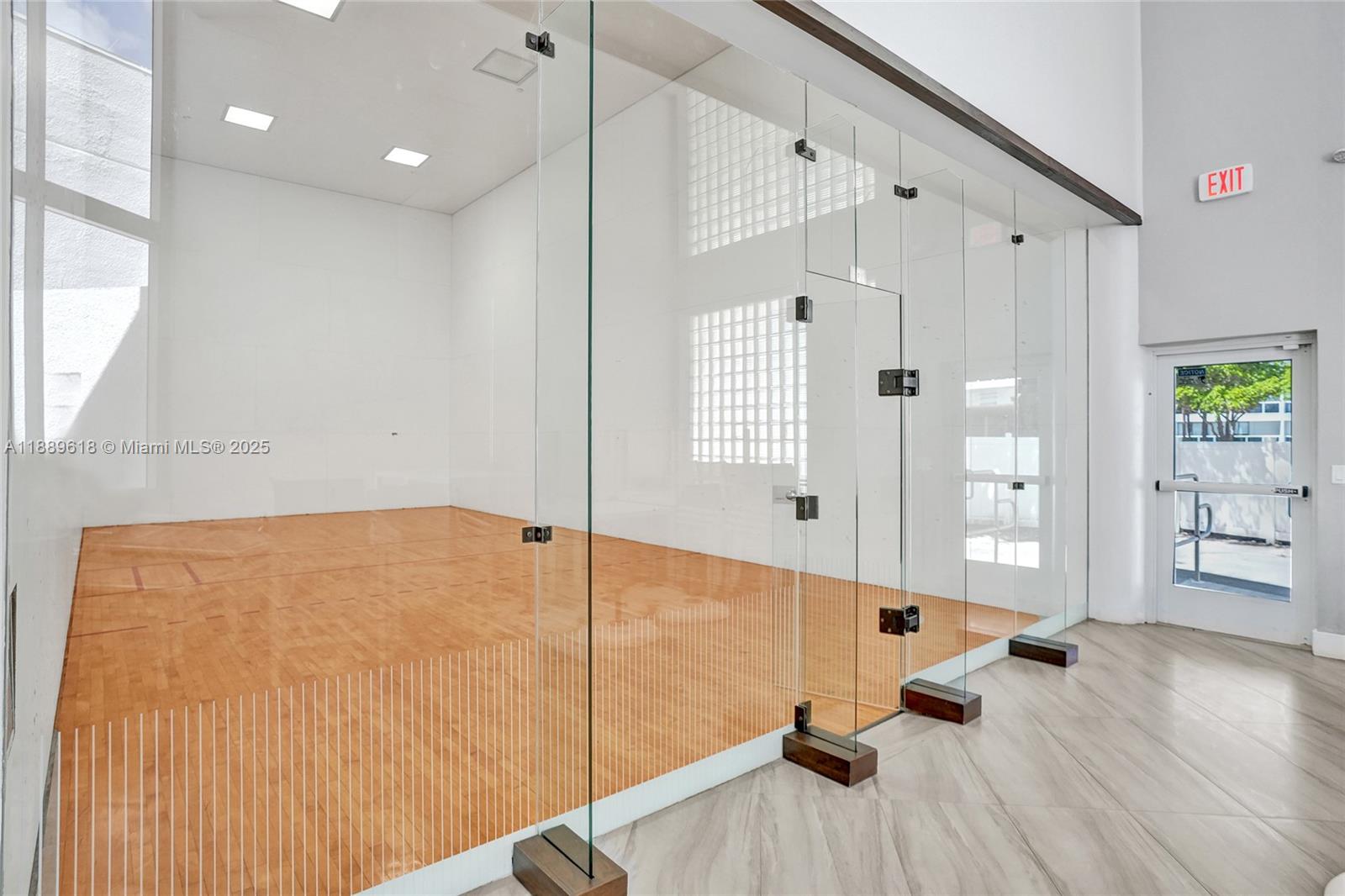Photo of 20281 Country Club Dr  #2110, Aventura, Florida, 33180 - Squash