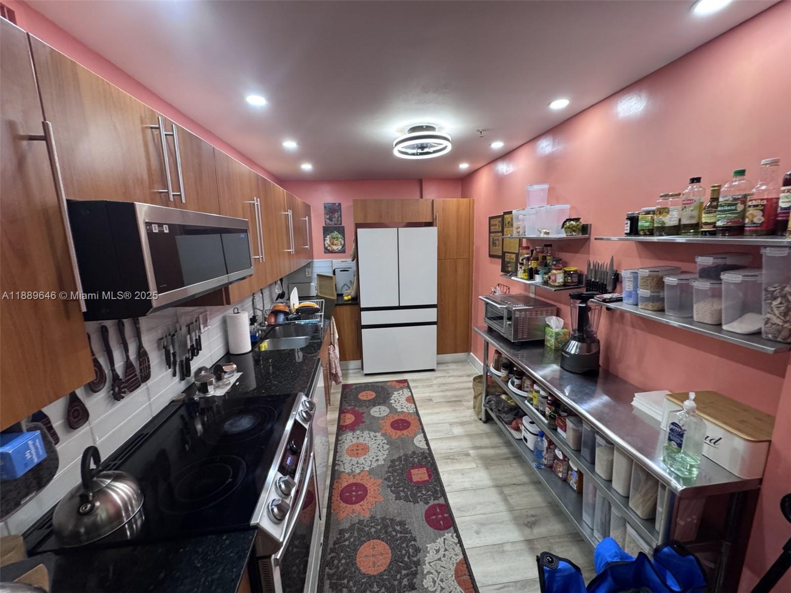 Photo of 3001 Ocean Dr  #907, Hollywood, Florida, 33019 - 
