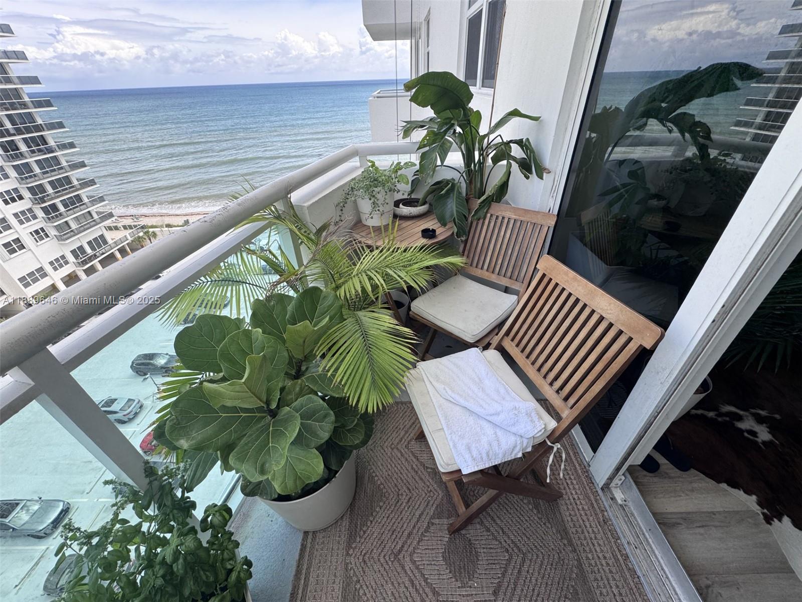 Photo of 3001 Ocean Dr  #907, Hollywood, Florida, 33019 - 