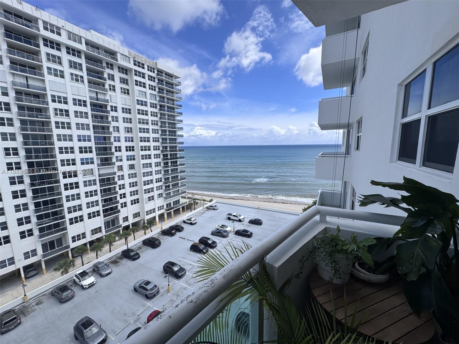 Photo of 3001 Ocean Dr  #907, Hollywood, Florida, 33019 - 