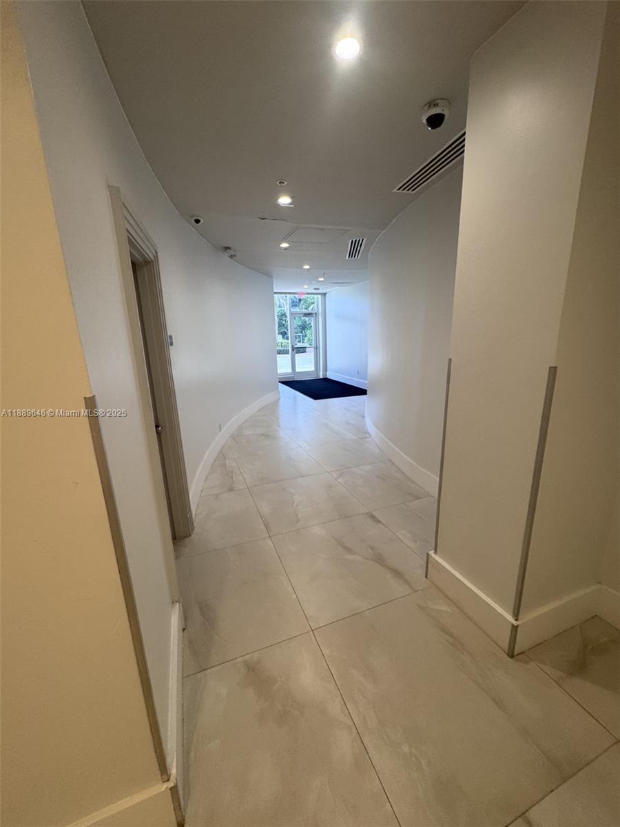 Photo of 3001 Ocean Dr  #907, Hollywood, Florida, 33019 - 