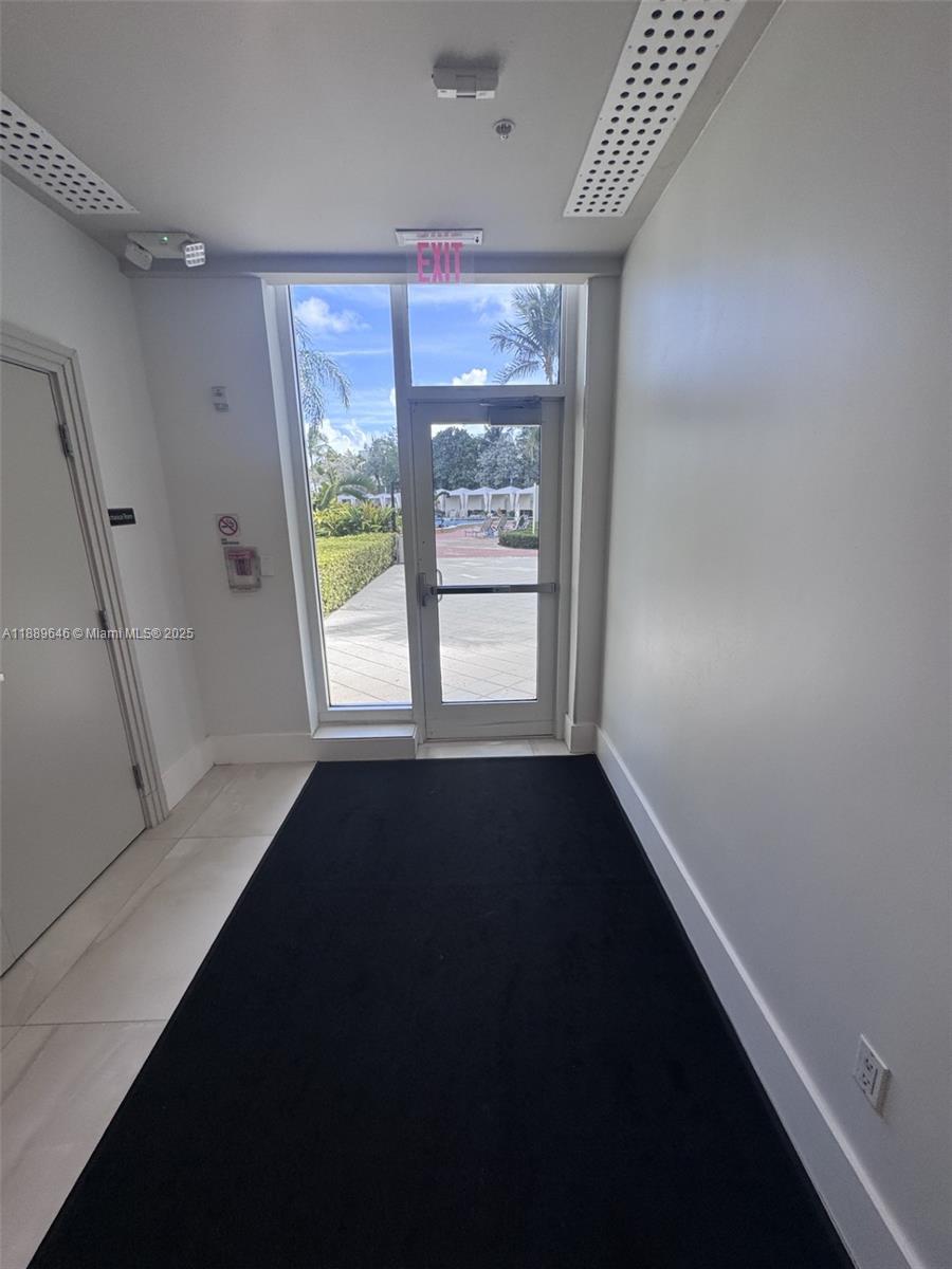 Photo of 3001 Ocean Dr  #907, Hollywood, Florida, 33019 - 
