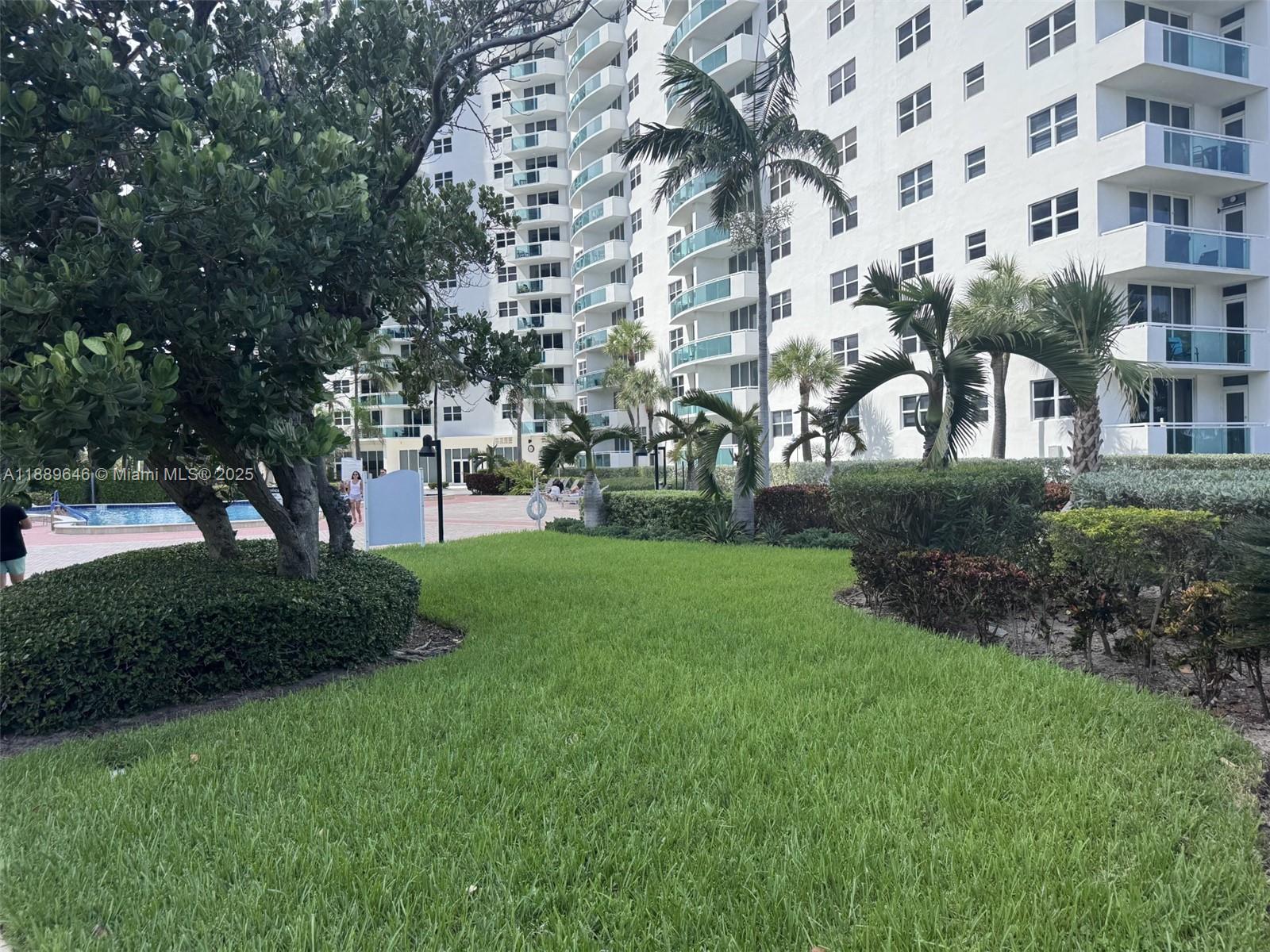 Photo of 3001 Ocean Dr  #907, Hollywood, Florida, 33019 - 