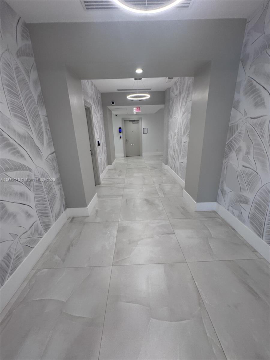 Photo of 3001 Ocean Dr  #907, Hollywood, Florida, 33019 - 