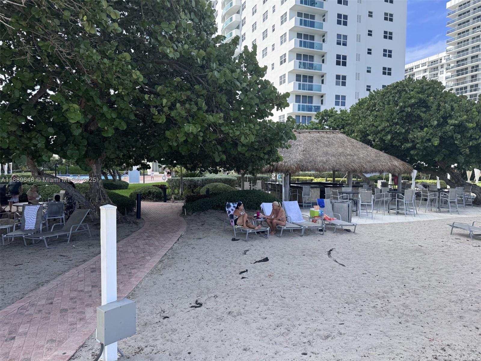 Photo of 3001 Ocean Dr  #907, Hollywood, Florida, 33019 - Beach Access
