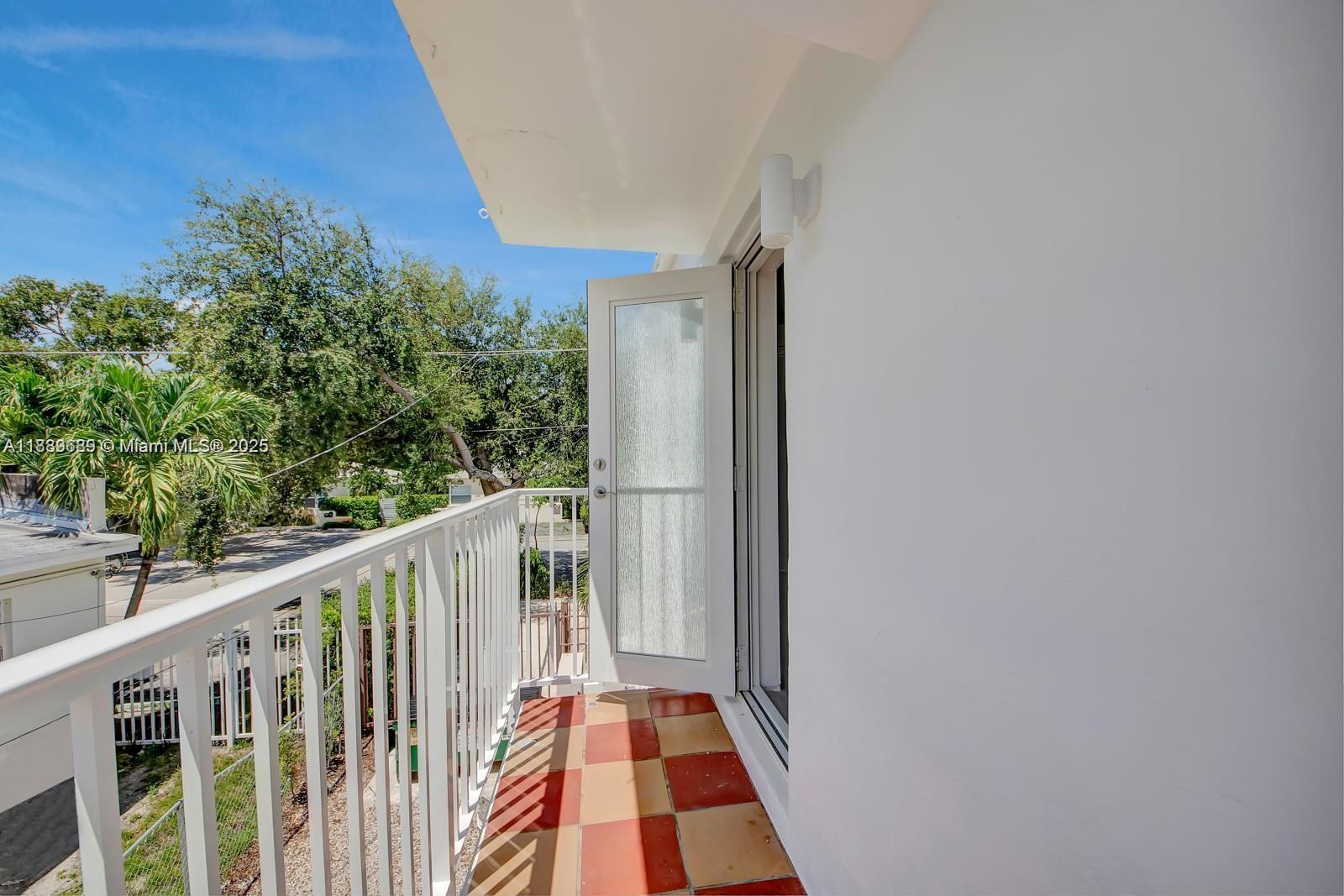   /  4554 sq. ft. $ 2025-10-03 0 foto