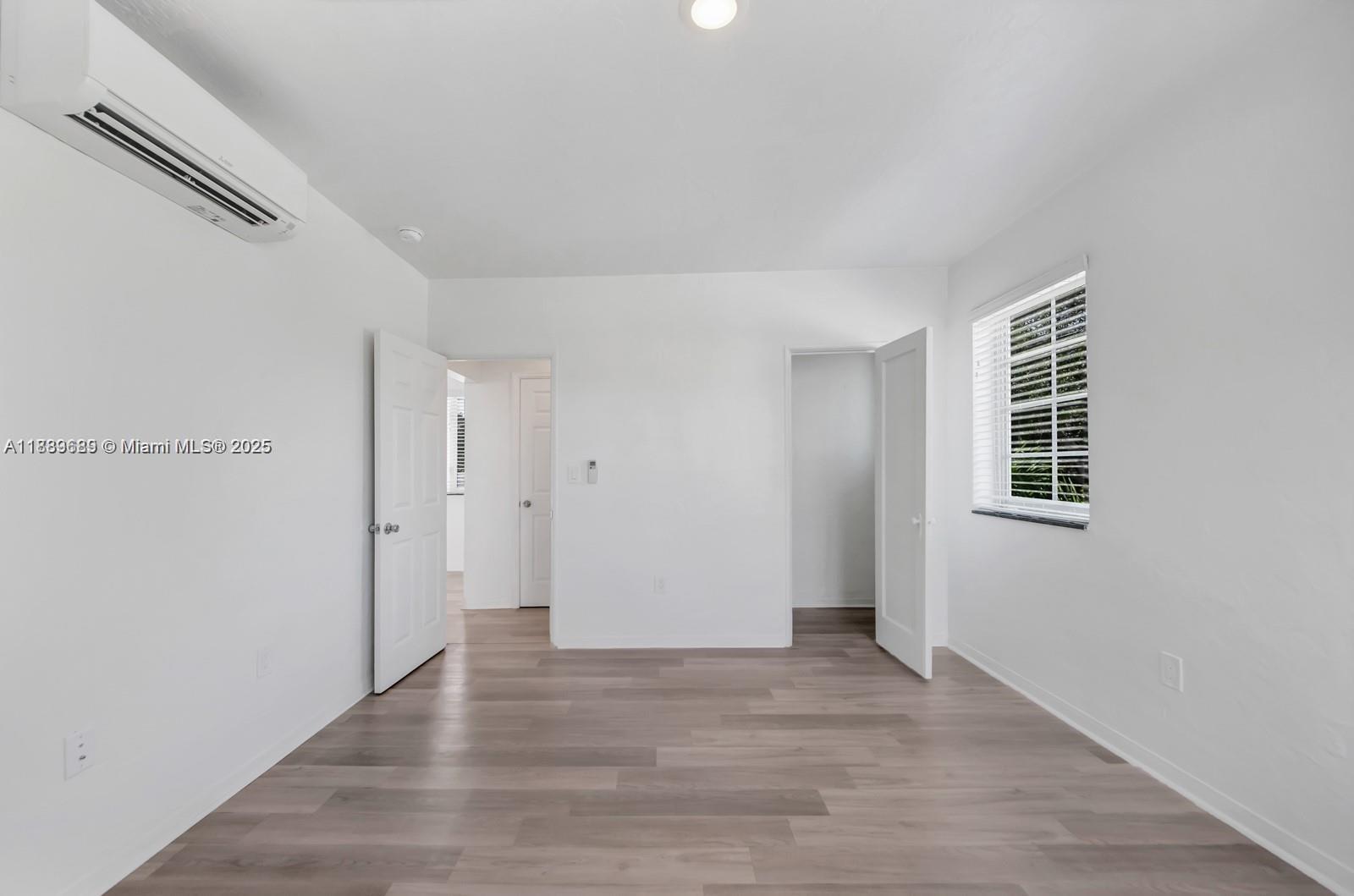   /  4554 sq. ft. $ 2025-10-03 0 foto