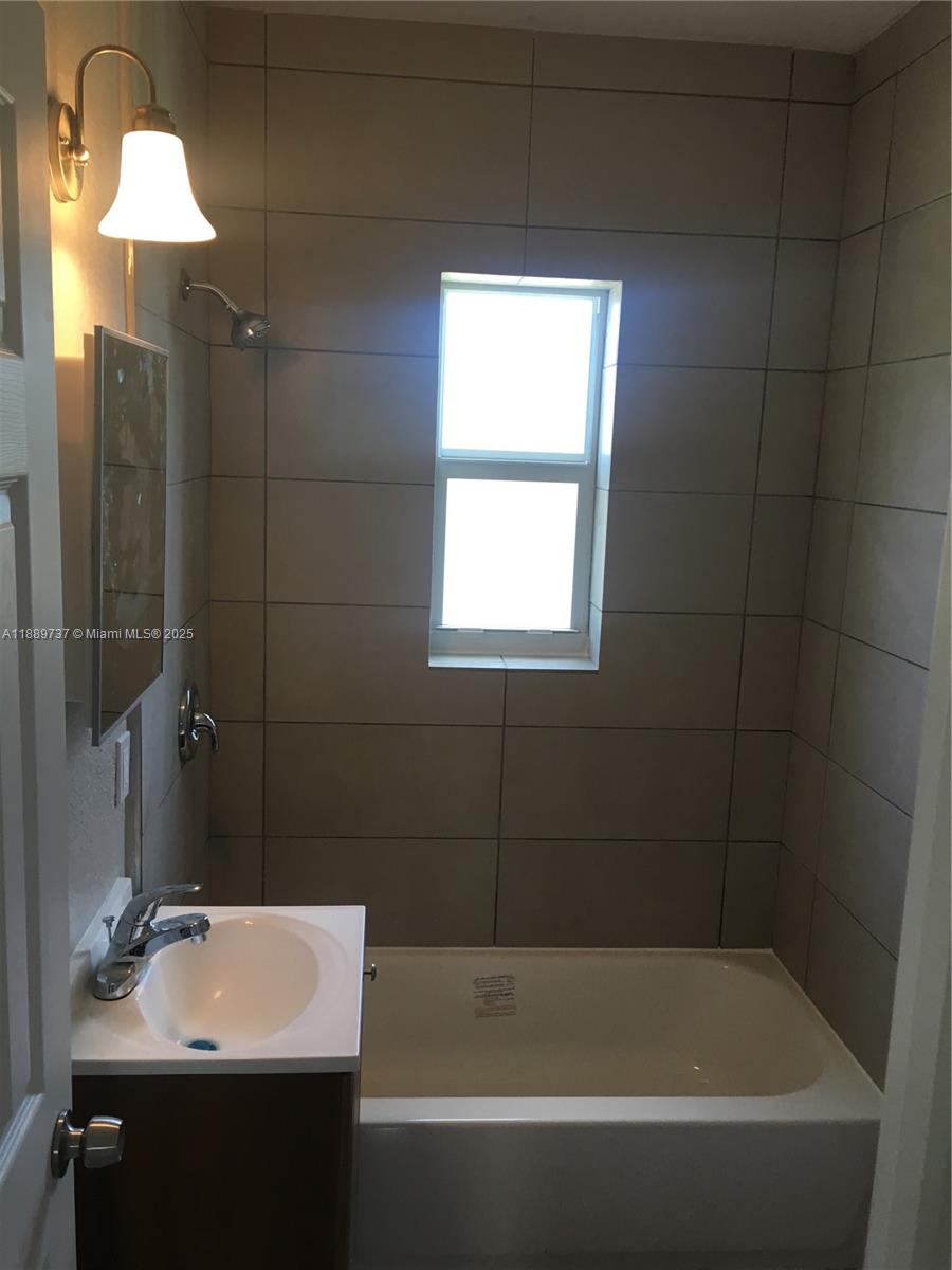   /  1680 sq. ft. $ 2025-10-03 0 foto