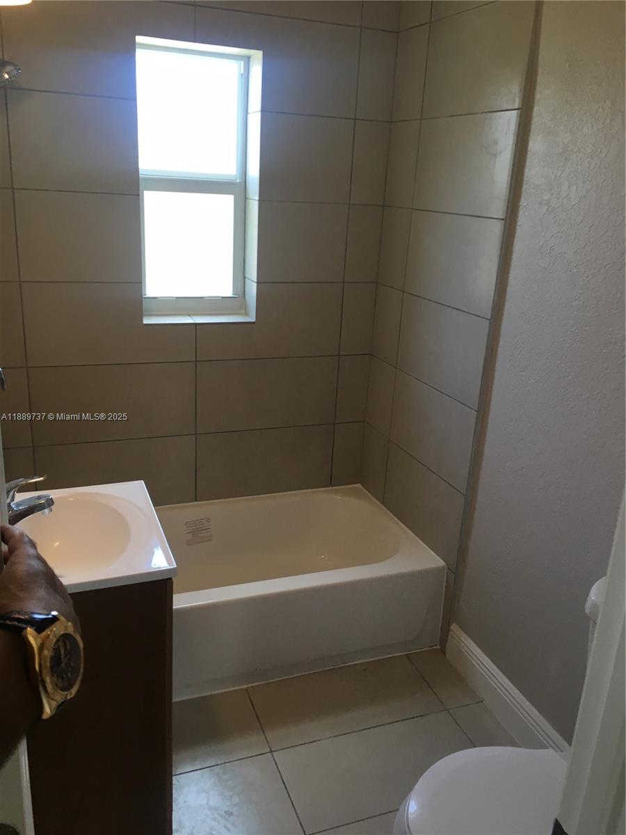   /  1680 sq. ft. $ 2025-10-03 0 foto