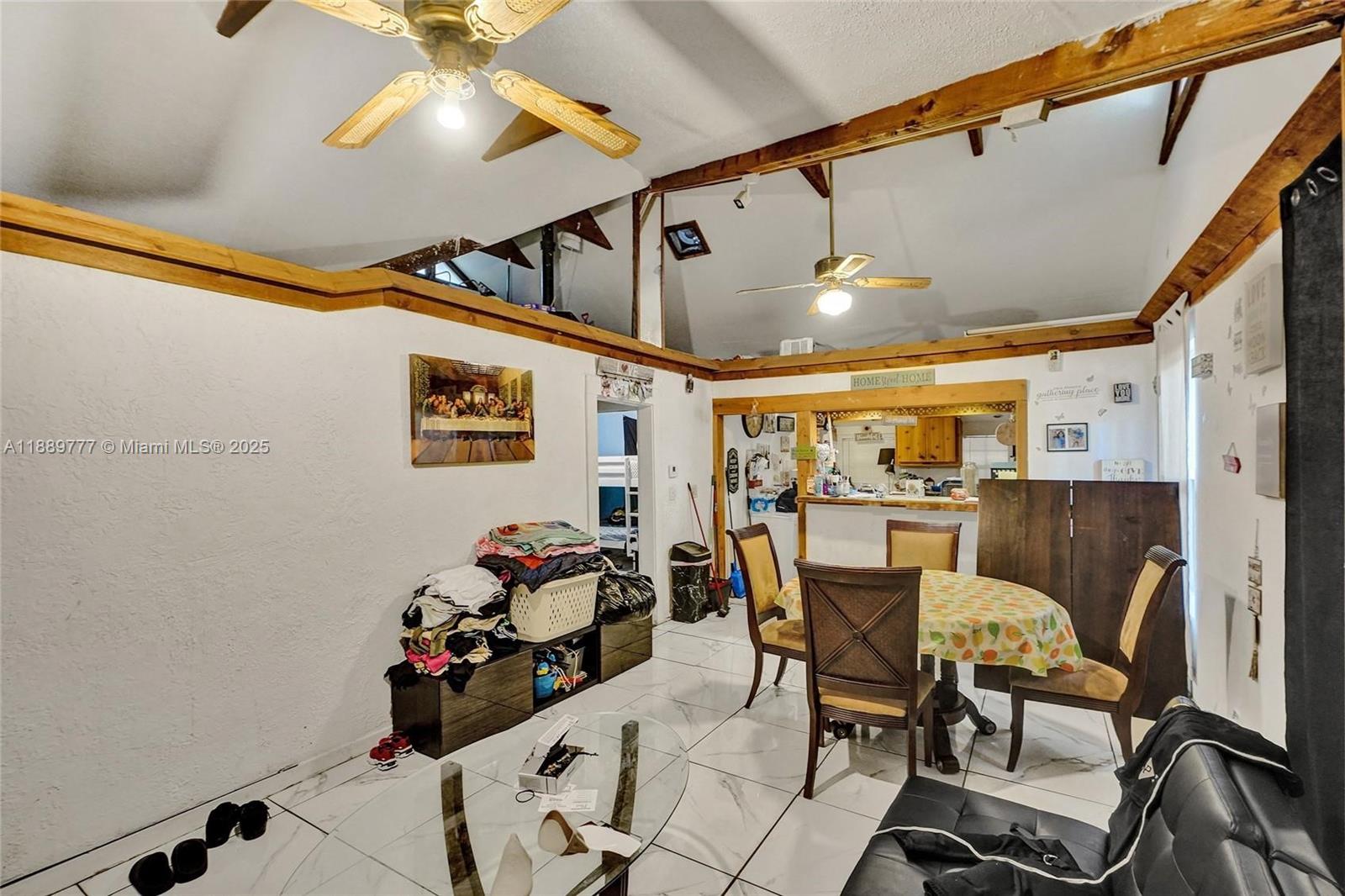   /  895 sq. ft. $ 2025-10-03 0 Photo