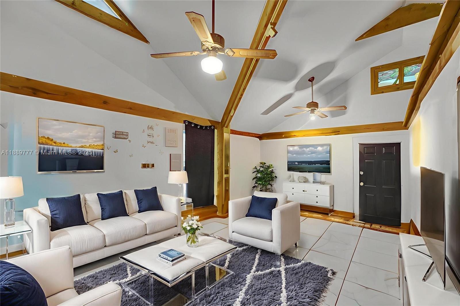   /  895 sq. ft. $ 2025-10-03 0 Photo
