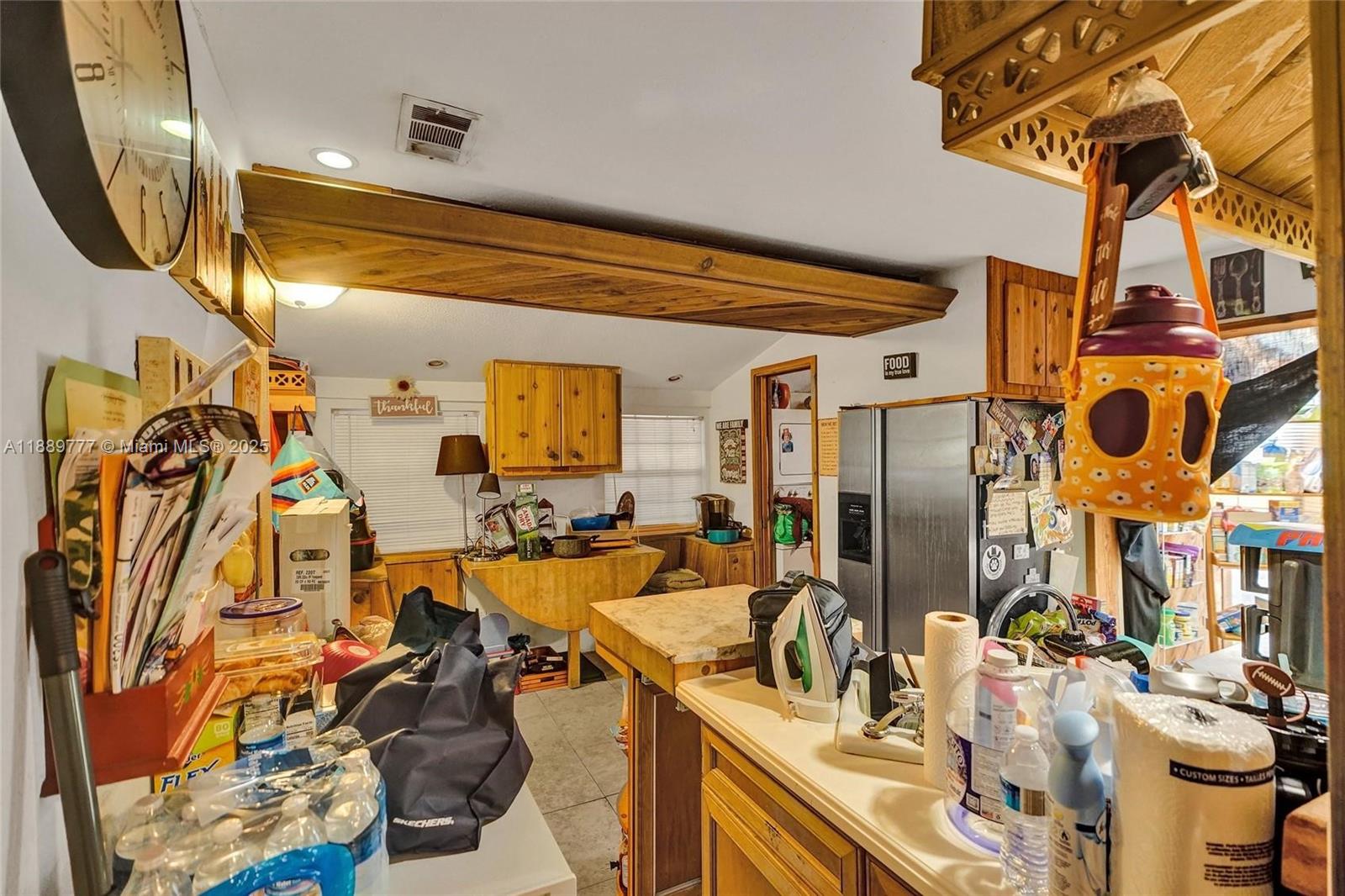   /  895 sq. ft. $ 2025-10-03 0 Photo