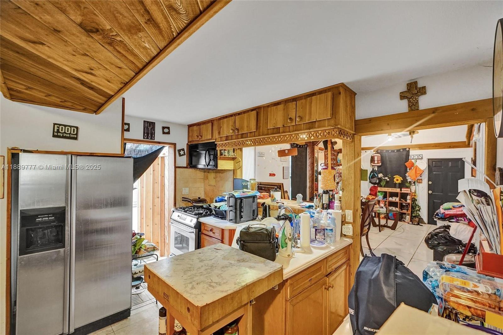   /  895 sq. ft. $ 2025-10-03 0 Photo