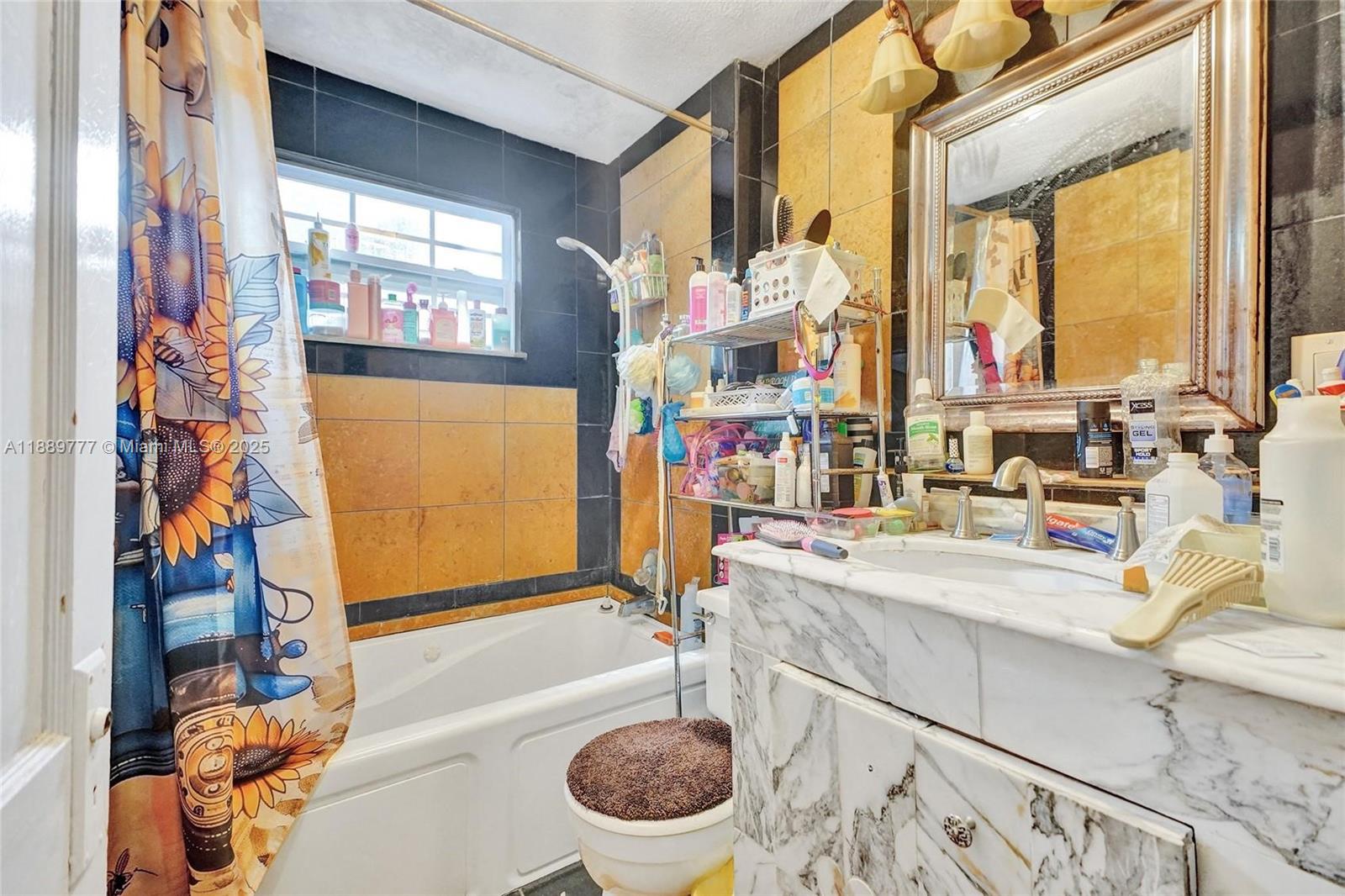   /  895 sq. ft. $ 2025-10-03 0 Photo