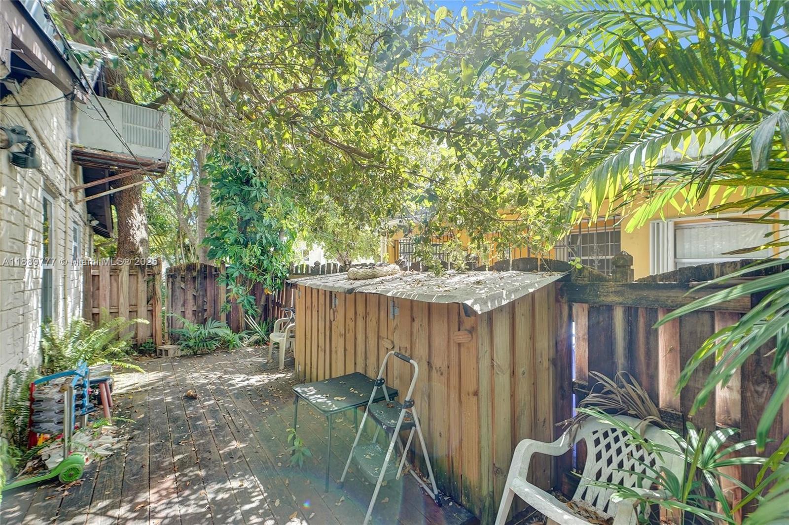   /  895 sq. ft. $ 2025-10-03 0 Photo