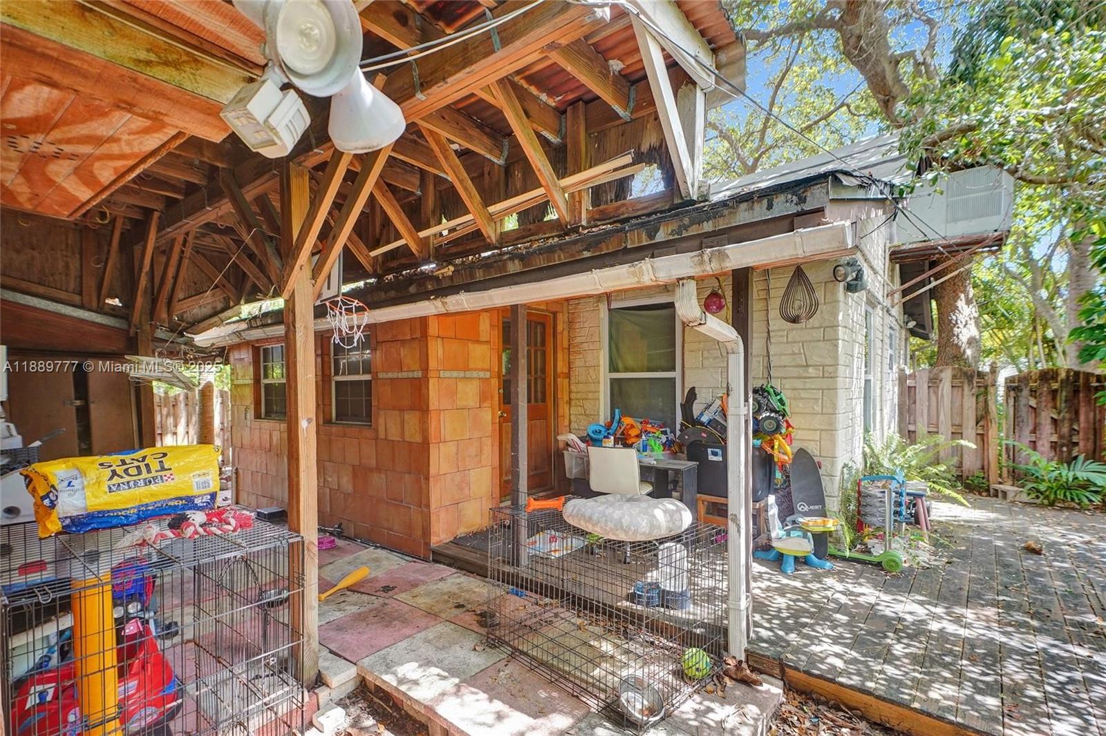   /  895 sq. ft. $ 2025-10-03 0 Photo