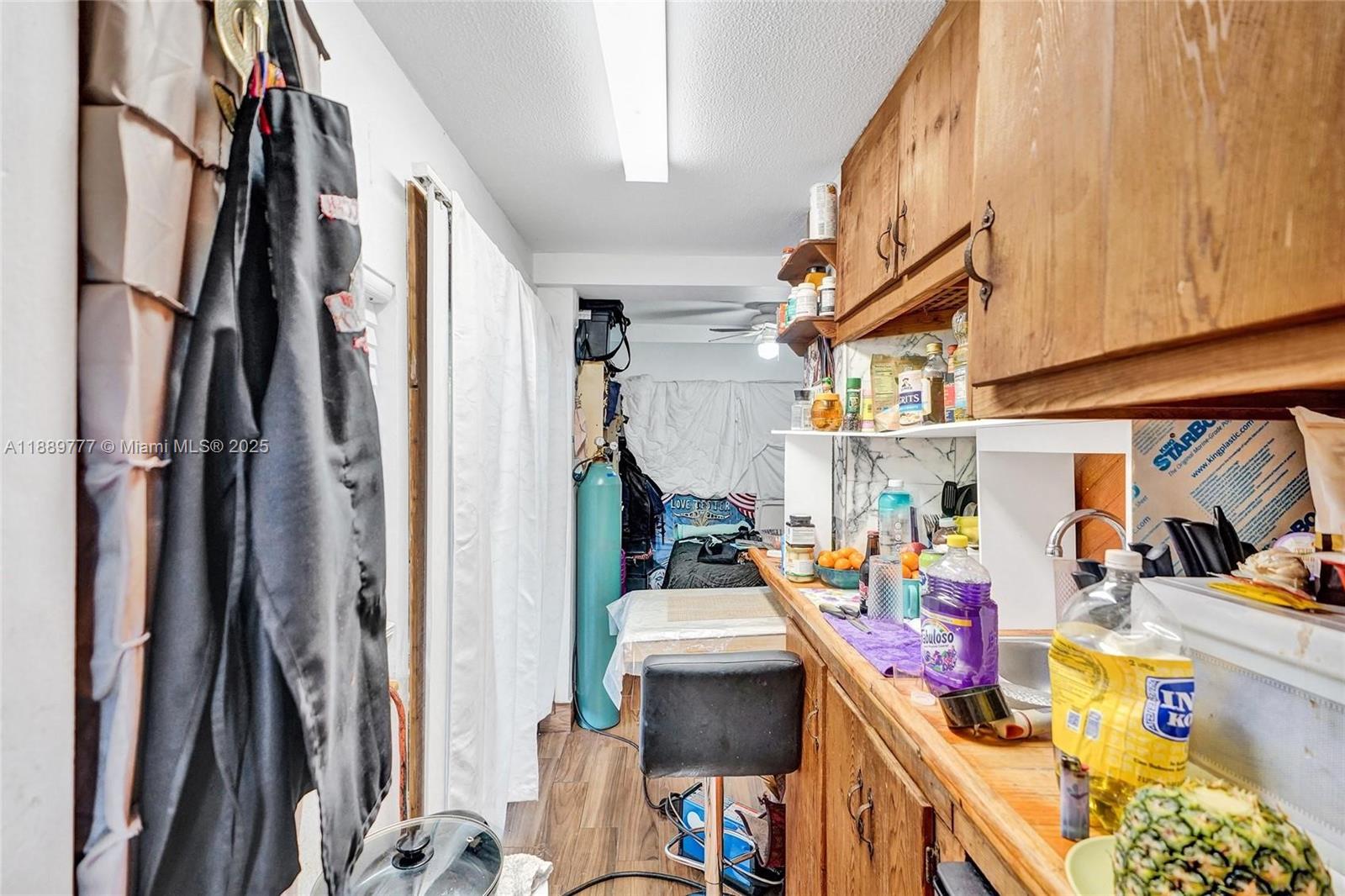   /  895 sq. ft. $ 2025-10-03 0 Photo