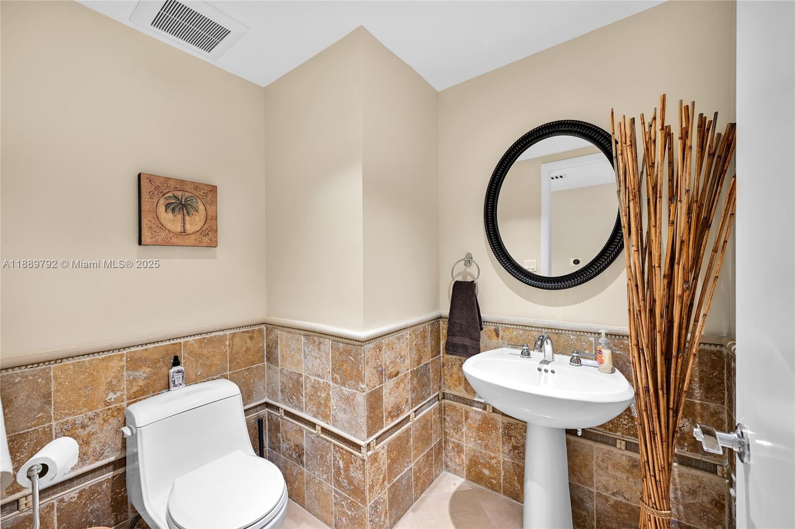 4001 3 / 4 2078 sq. ft. $ 2025-10-03 0 foto