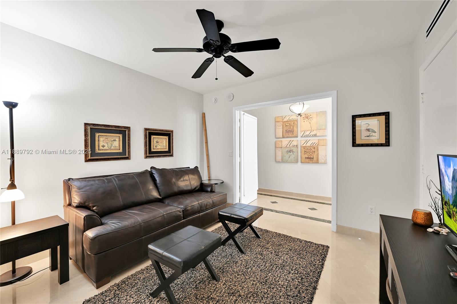 4001 3 / 4 2078 sq. ft. $ 2025-10-03 0 foto