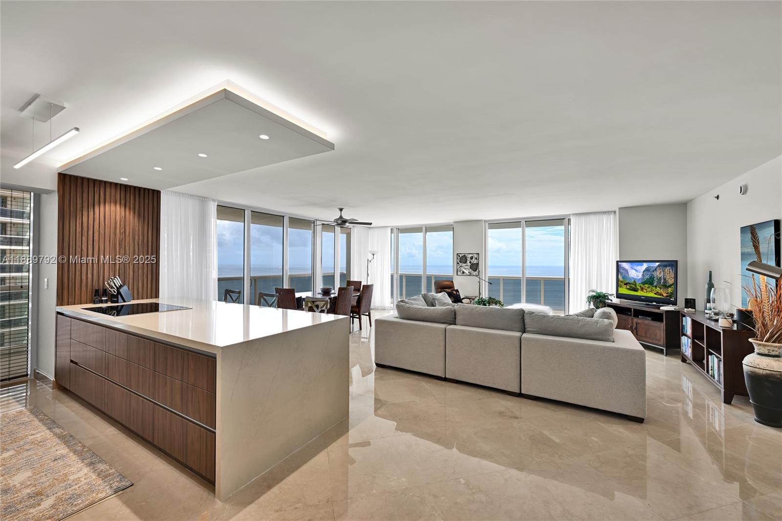4001 3 / 4 2078 sq. ft. $ 2025-10-03 0 foto