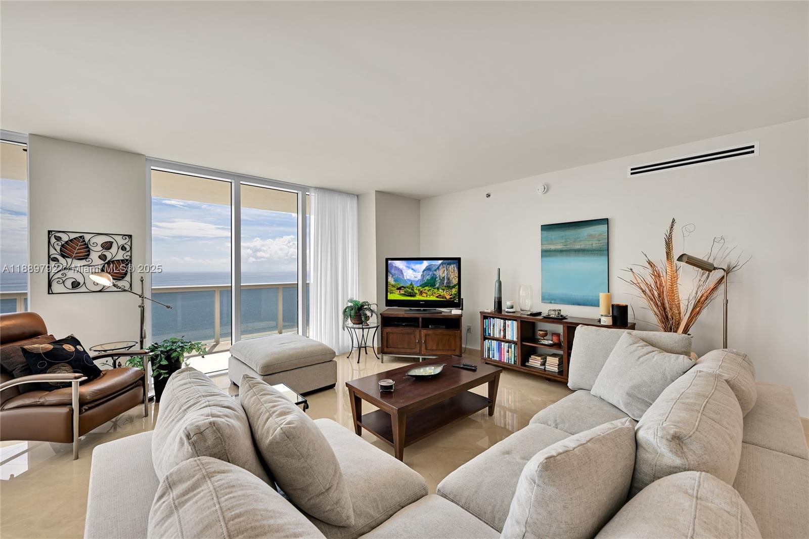 4001 3 / 4 2078 sq. ft. $ 2025-10-03 0 foto
