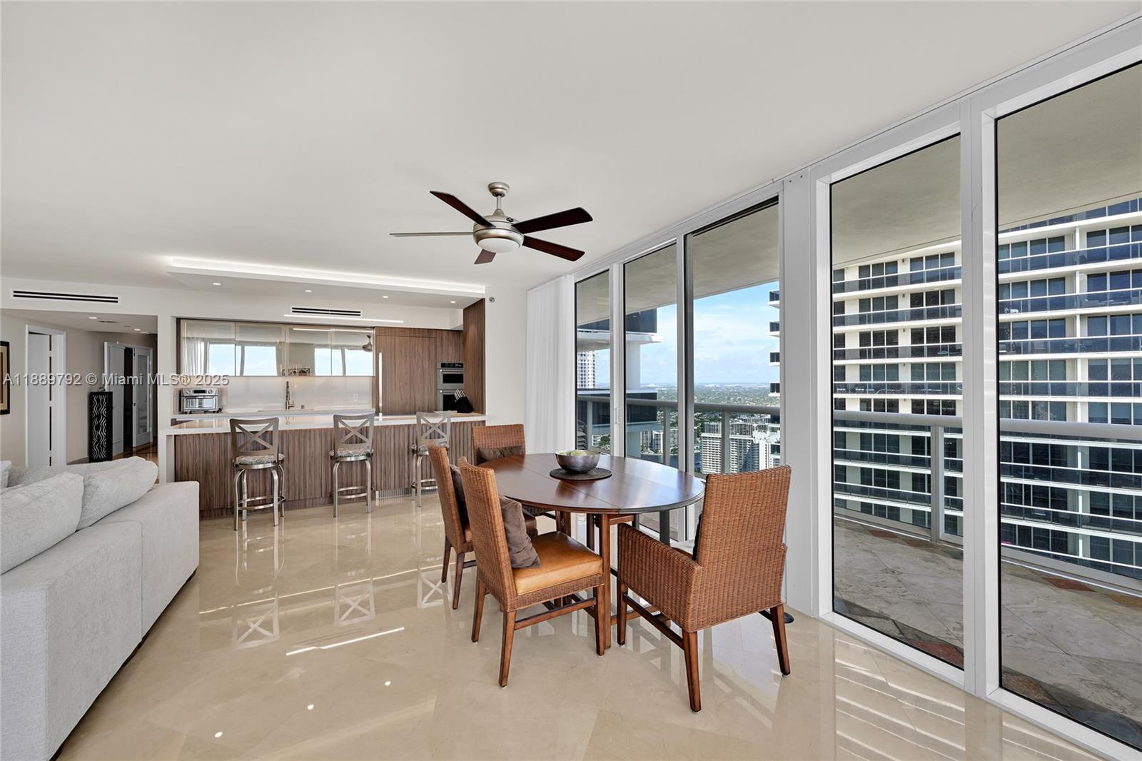 4001 3 / 4 2078 sq. ft. $ 2025-10-03 0 foto