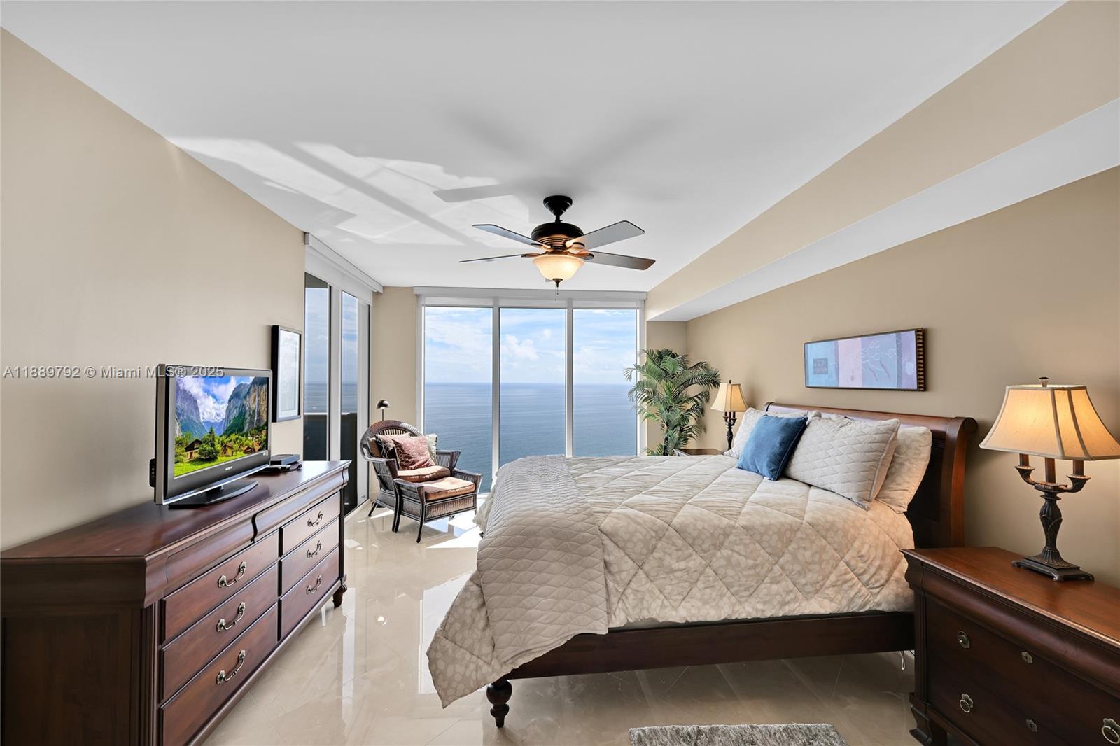 4001 3 / 4 2078 sq. ft. $ 2025-10-03 0 foto