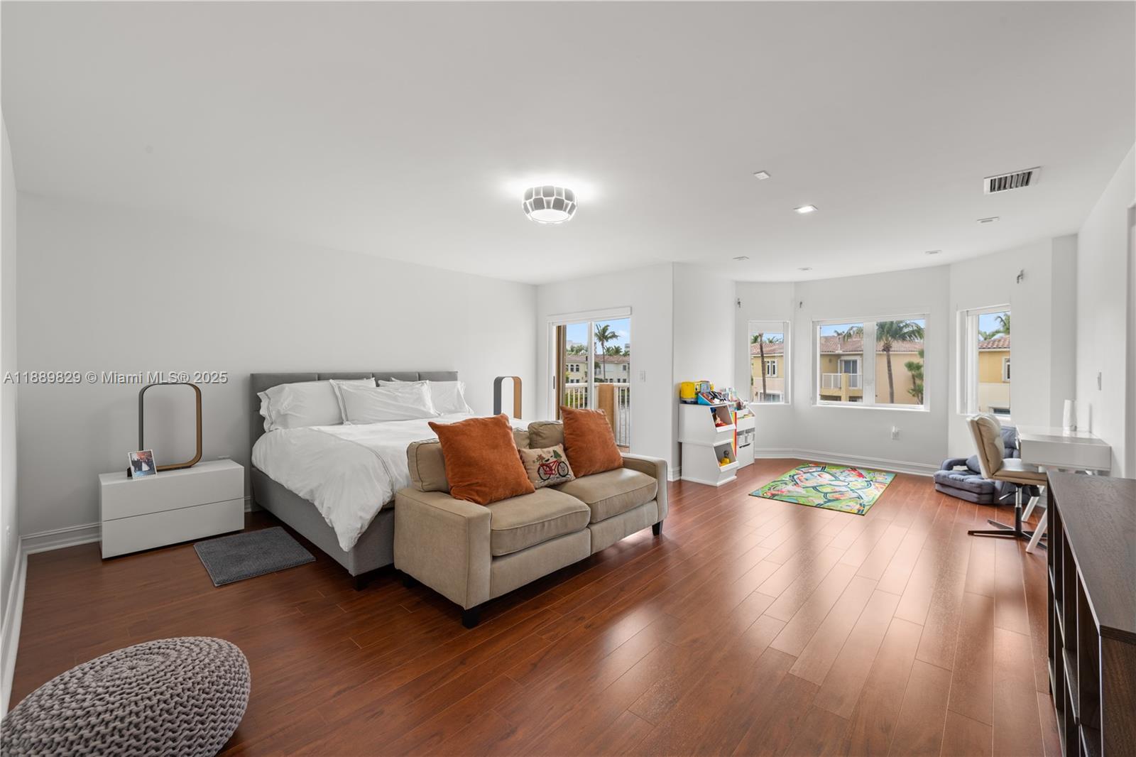 Photo of 3172 211th St  (3172), Aventura, Florida, 33180 - 