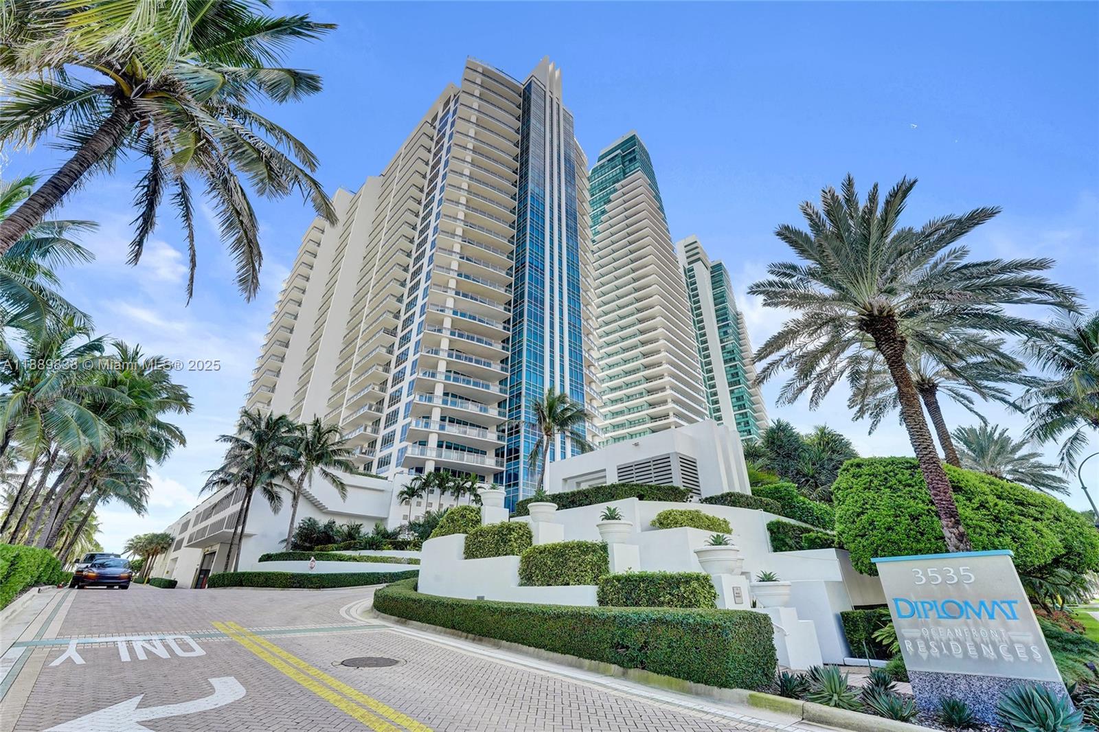 Photo of 3535 Ocean Dr  #1703, Hollywood, Florida, 33019 - 