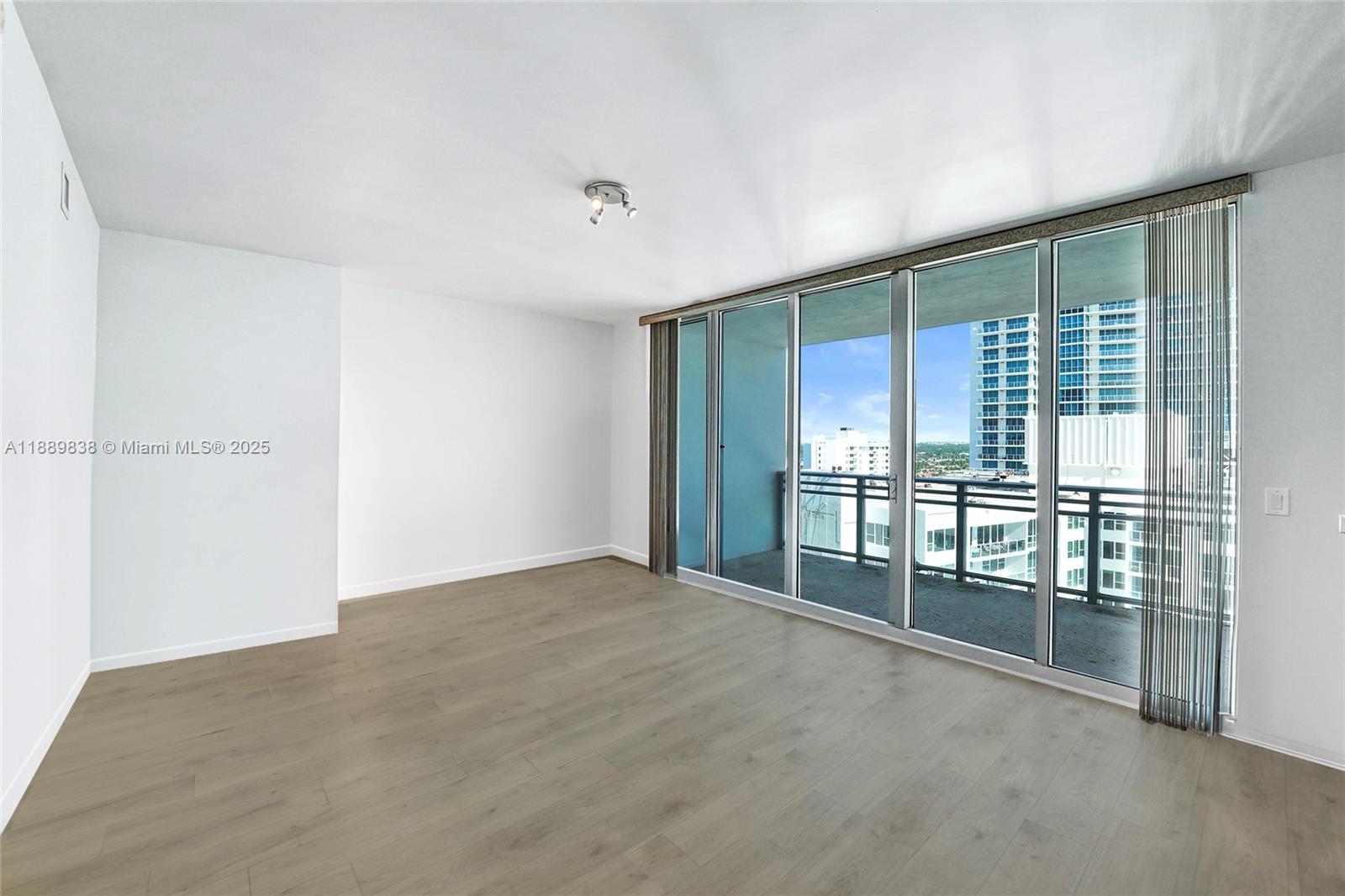 Photo of 3535 Ocean Dr  #1703, Hollywood, Florida, 33019 - 
