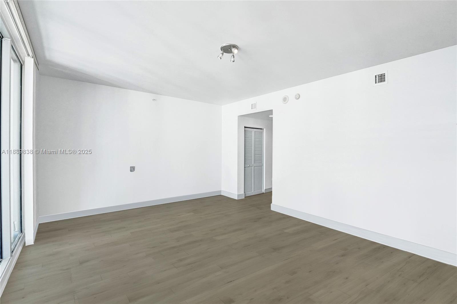 Photo of 3535 Ocean Dr  #1703, Hollywood, Florida, 33019 - 