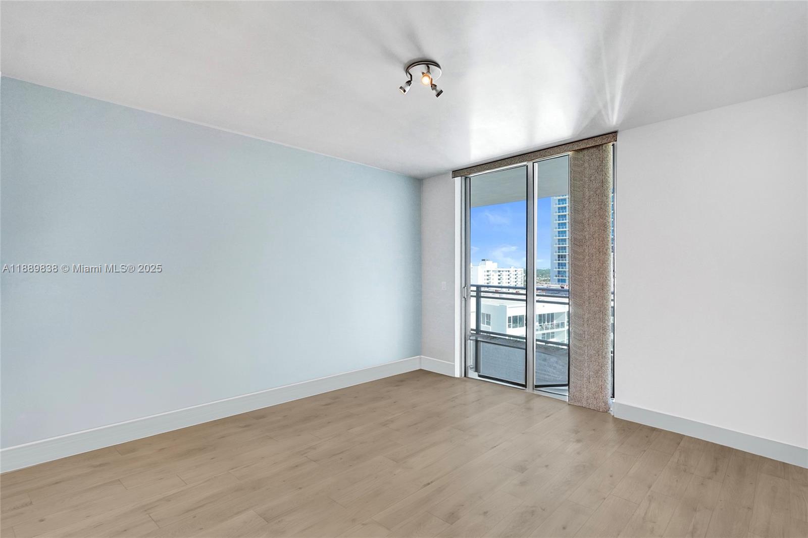 Photo of 3535 Ocean Dr  #1703, Hollywood, Florida, 33019 - 