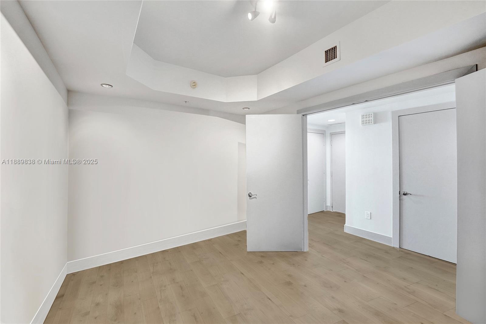 Photo of 3535 Ocean Dr  #1703, Hollywood, Florida, 33019 - 