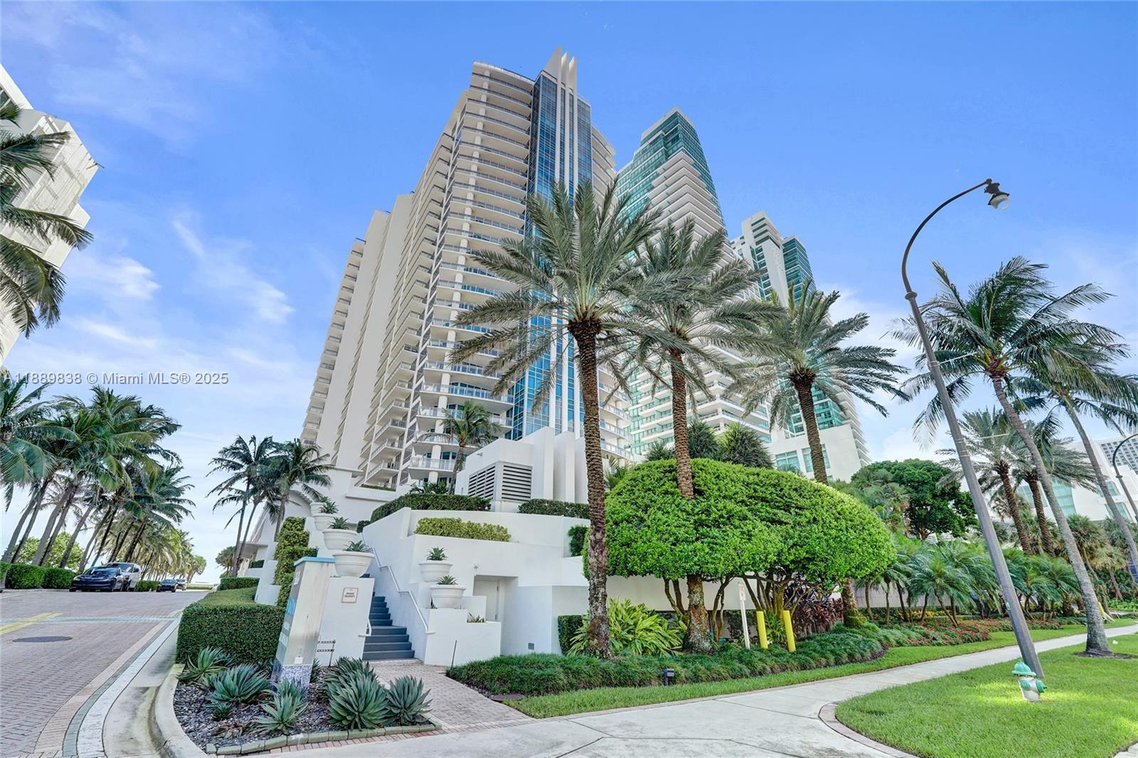 Photo of 3535 Ocean Dr  #1703, Hollywood, Florida, 33019 - 